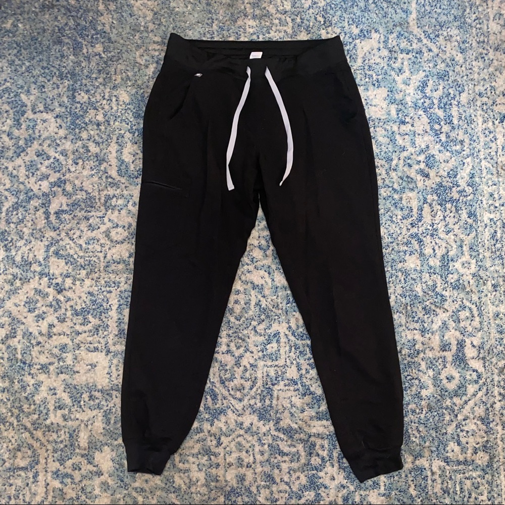 FIGS Scrubs Set